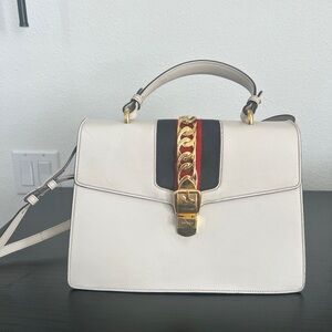 Beautiful Gucci Sylvie Top Handle Bag